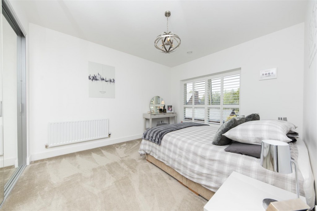 Images for Calton Close, Upper Longcross, Chertsey EAID:NEWBOULDSAPI BID:1