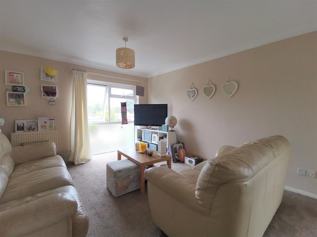 Images for Fosse Way, West Byfleet EAID:NEWBOULDSAPI BID:1