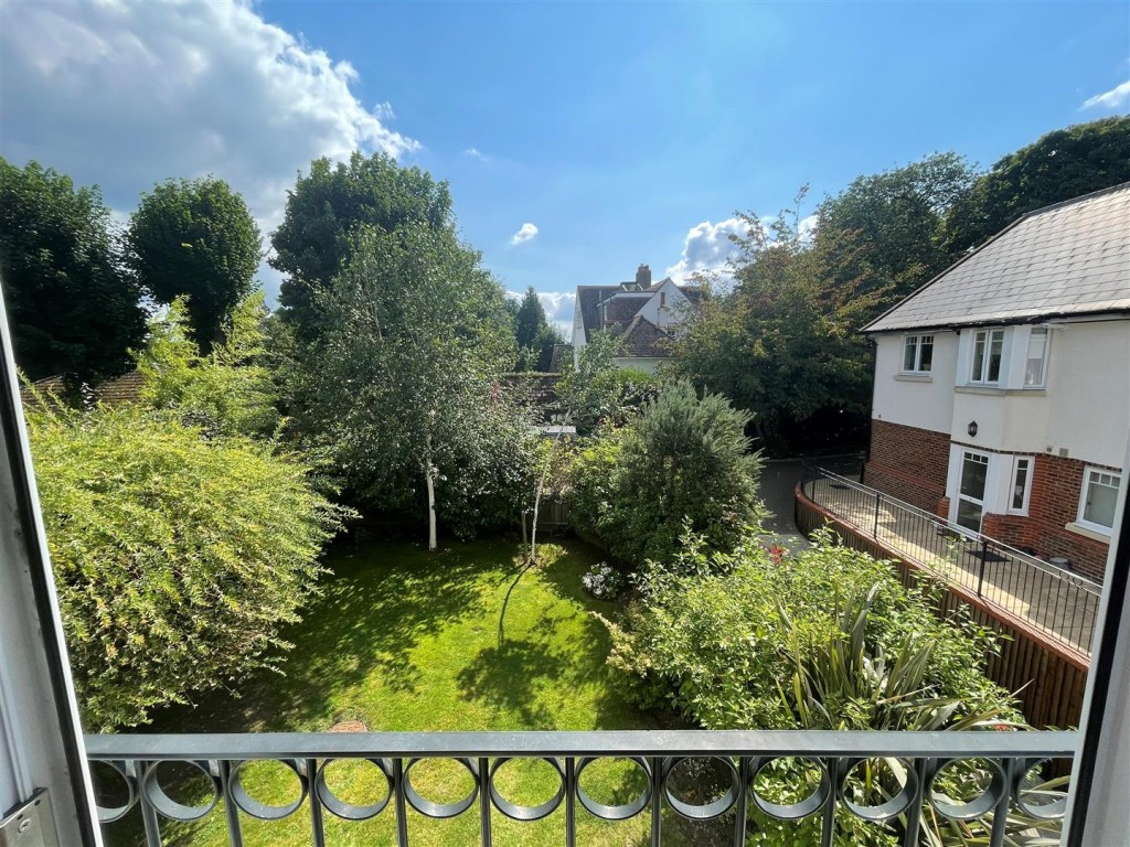 Images for Broadlands Avenue, Shepperton EAID:NEWBOULDSAPI BID:1