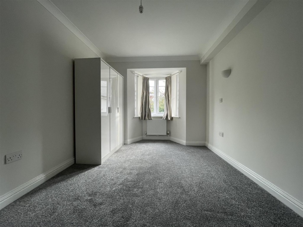 Images for Broadlands Avenue, Shepperton EAID:NEWBOULDSAPI BID:1