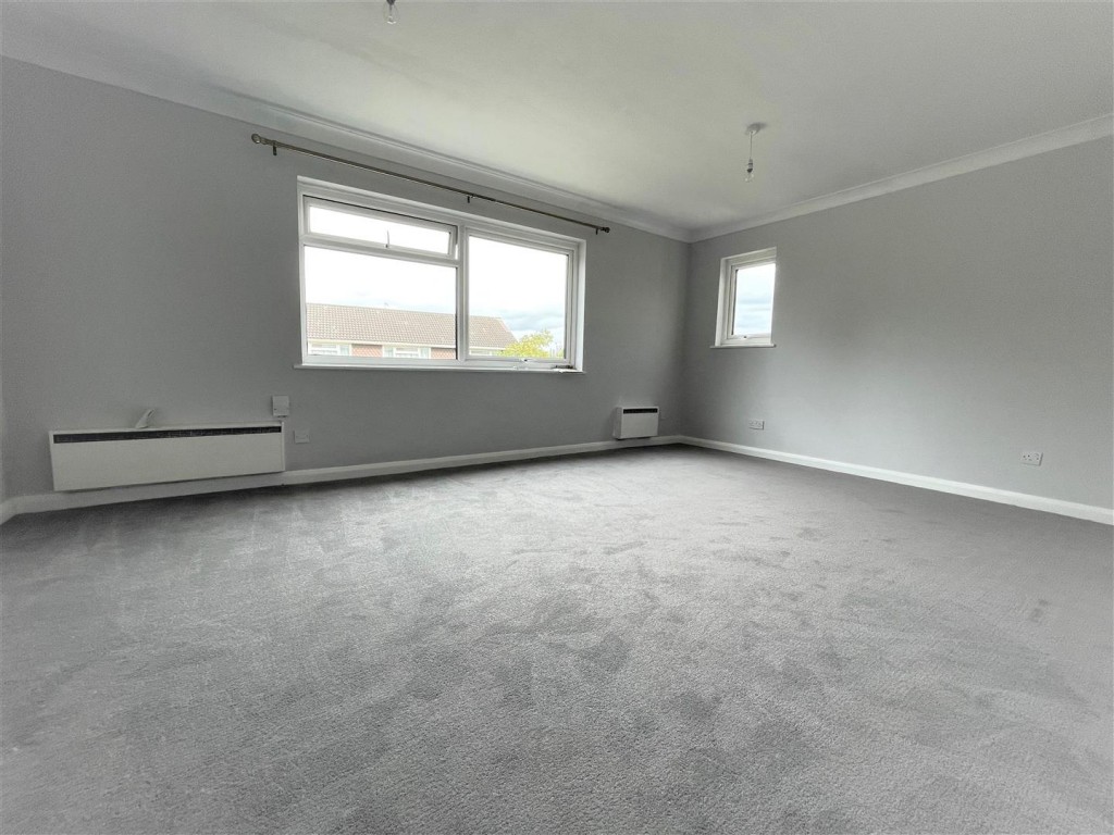 Images for St. Martins Drive, Walton-On-Thames EAID:NEWBOULDSAPI BID:1